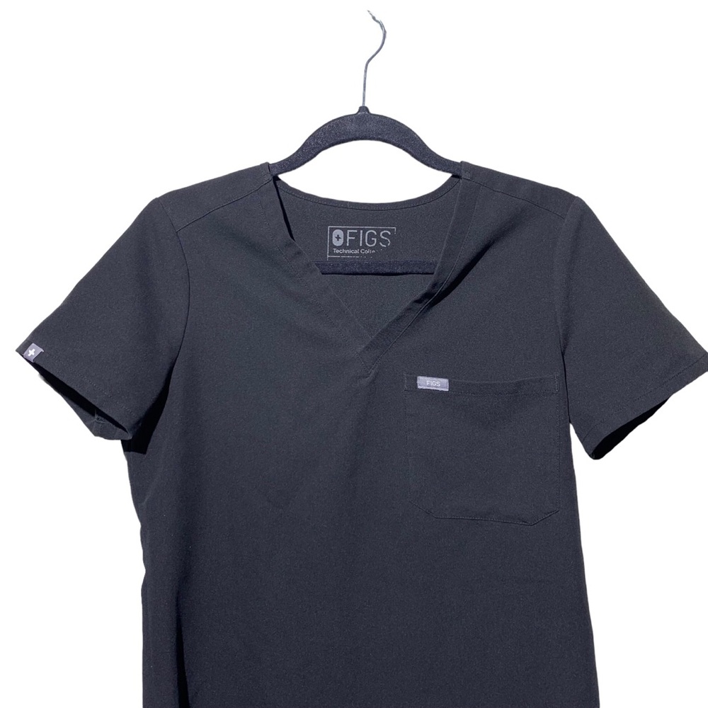 Figs Catarina One Pocket Scrub Top Black - Picture 3 of 5